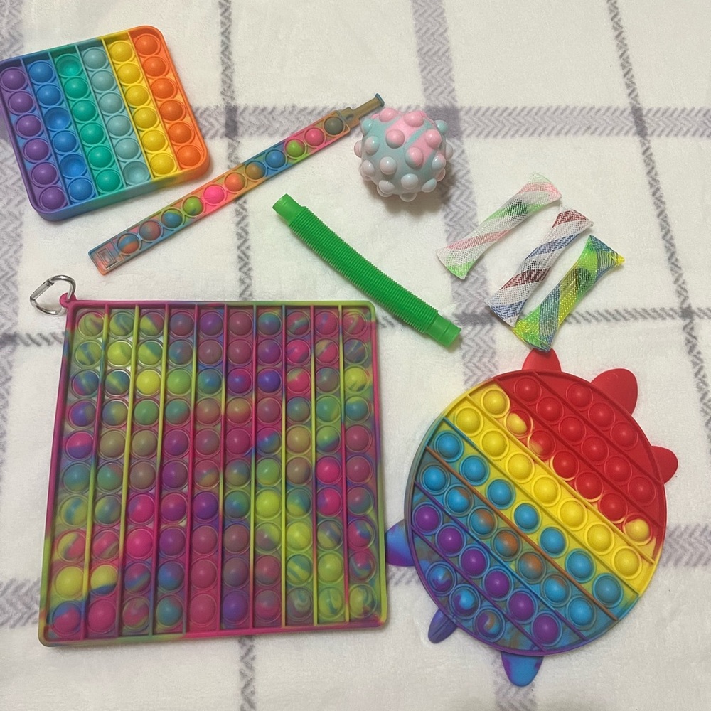 Fidget bundle! Barley used not dirty at all.